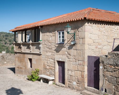 Casa con balcón porticado en el Largo do Pelourinho