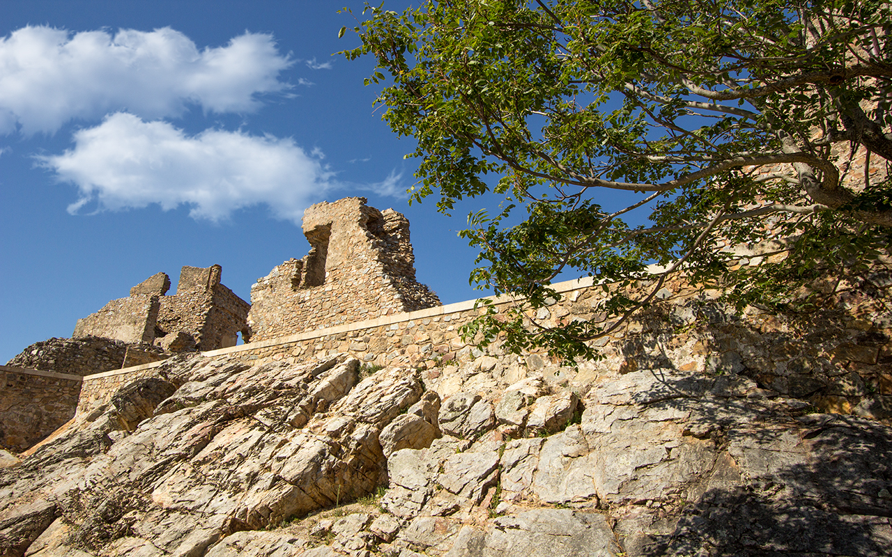 Castelo - Barbacâ - Aldeias Históricas de Portugal