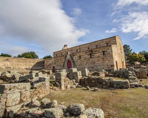 Ruines environnantes de l'Église de Sainte Marie (Cathédrale)
